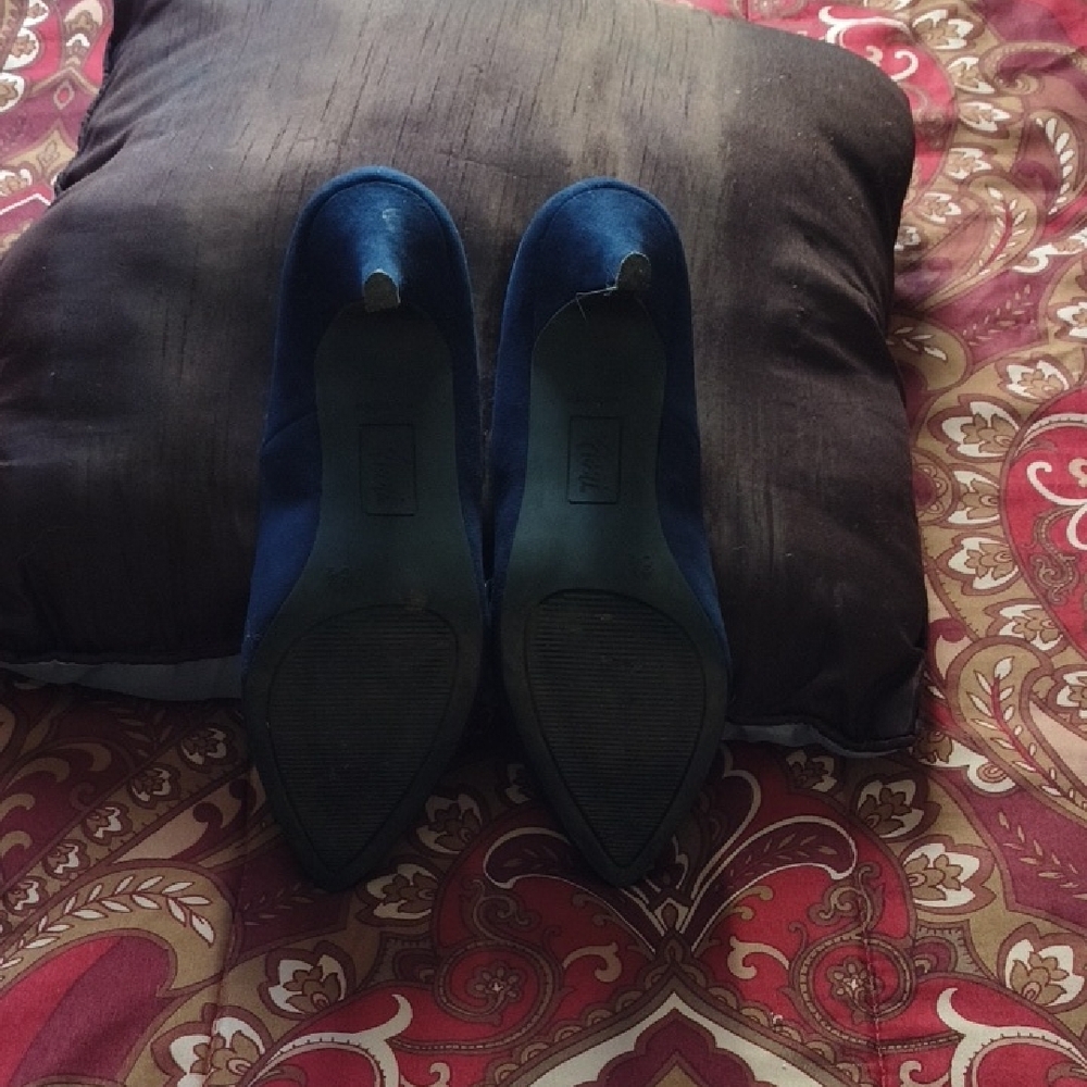 FIONI Clothing Navy Blue Heels - Picture 2 of 2